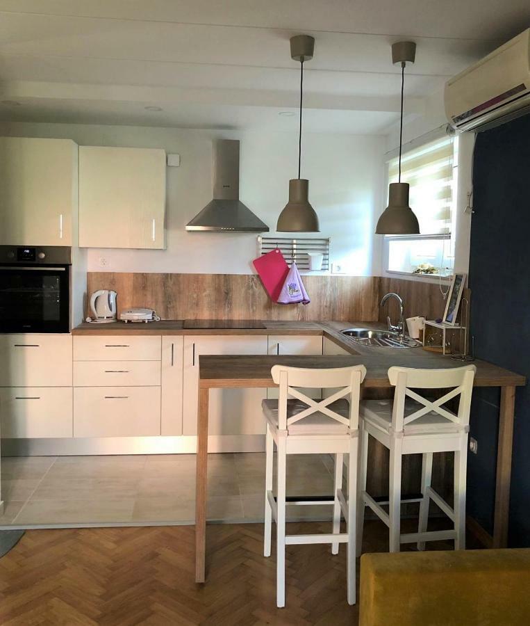 マリ・ロシニュApartman Gloriaアパートメント エクステリア 写真