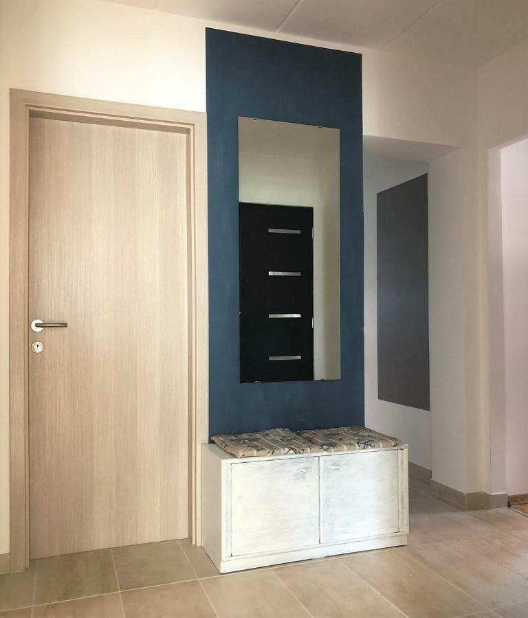 マリ・ロシニュApartman Gloriaアパートメント エクステリア 写真
